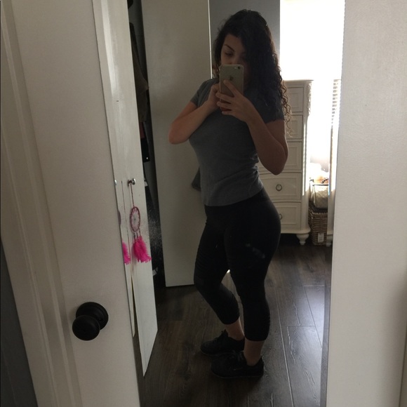 Meet your Posher, Ana flávia - Picture 2 of 3